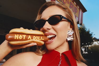 “Not a Doll”,  campaña Primavera/Verano 2025 de Desigual, protagonizada por la actriz Ester Expósito.