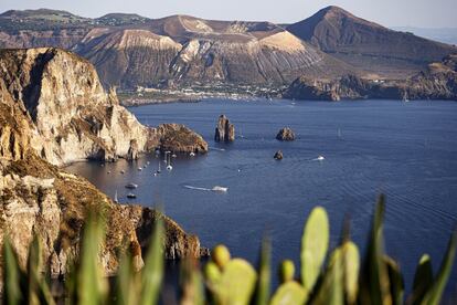 Belvedere Quattrocchi (cuatro ojos, en español) es como se llama el mirador más famoso de Lípari, la mayor isla del visitsicily.info