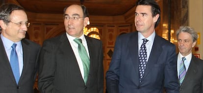 Rafael Villaseca, consejero delegado de Gas Natural Fenosa; Ignacio Galán, presidente de Iberdrola;el ministro de Industria, José Manuel Soria, y el presidente de Unesa, Eduardo Montes.