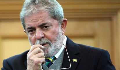 Lula da Silva, escucha una conferencia en la reunión del G-20.