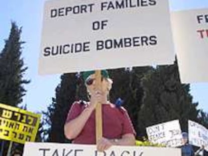 Un israelí exige la deportación de los familiares de los suicidas.