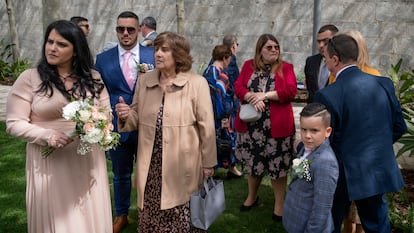 The recent wedding of Krisanne Lia and Fabian Mauro in Gibraltar, where masks are no longer obligatory outside.