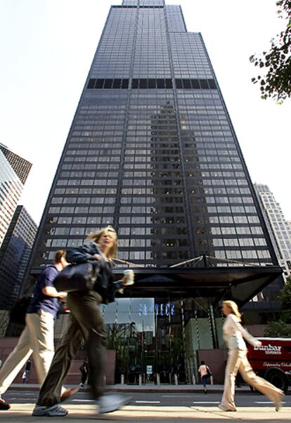 Entrada principal de la torre Sears, en Chicago.