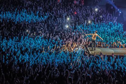 Depeche Mode, en un concierto en el Palau Sant Jordi de Barcelona, en 2014.