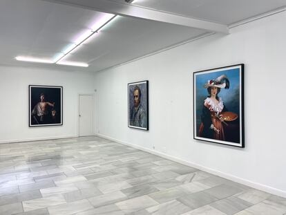 Panorámica de algunas de las obras expuestas de Yasumasa Morimura en la galería Juana de Aizpuru.