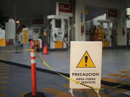 Una gasolinera cerrada en Ciudad de México. 