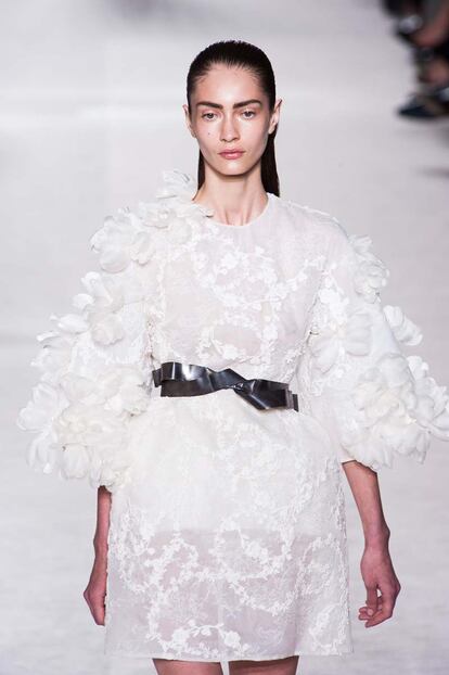 El delicado jardin de Giambattista Valli