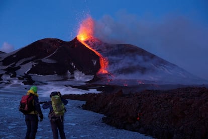 Guías para turistas del volcán, en las cercanías del Etna.