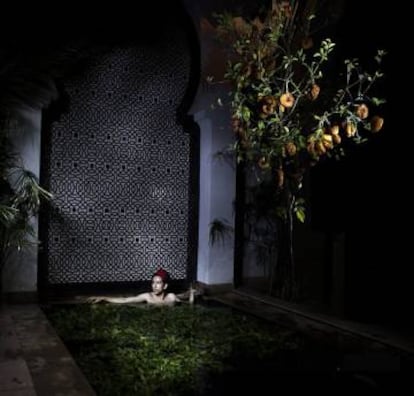 Imagen de la exposición 'Interior-noche', de Amine Oulmakki, exhibida en Tánger.