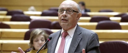 El ministro de Hacienda y Función Pública, Cristóbal Montoro, durante una reciente comparecencia en el Senado.