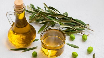 El aceite de oliva virgen extra, también conocido como "oro líquido" es característico de la cocina mediterránea.