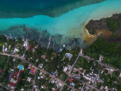 Vista aérea de la laguna de Bacalar en Quintana Roo.