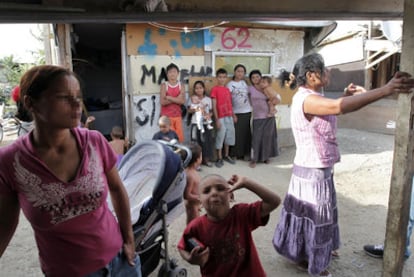 Gitanos rumanos en el poblado chabolista de El Gallinero.