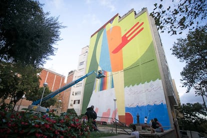 Mural del artista Sixe en la calle Lepant.