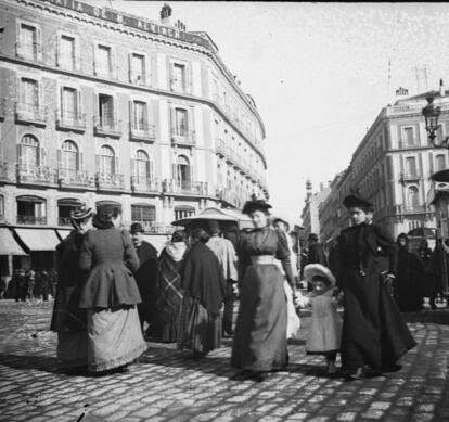 Fotografía tomada por Cajal en la Puerta del Sol de Madrid.