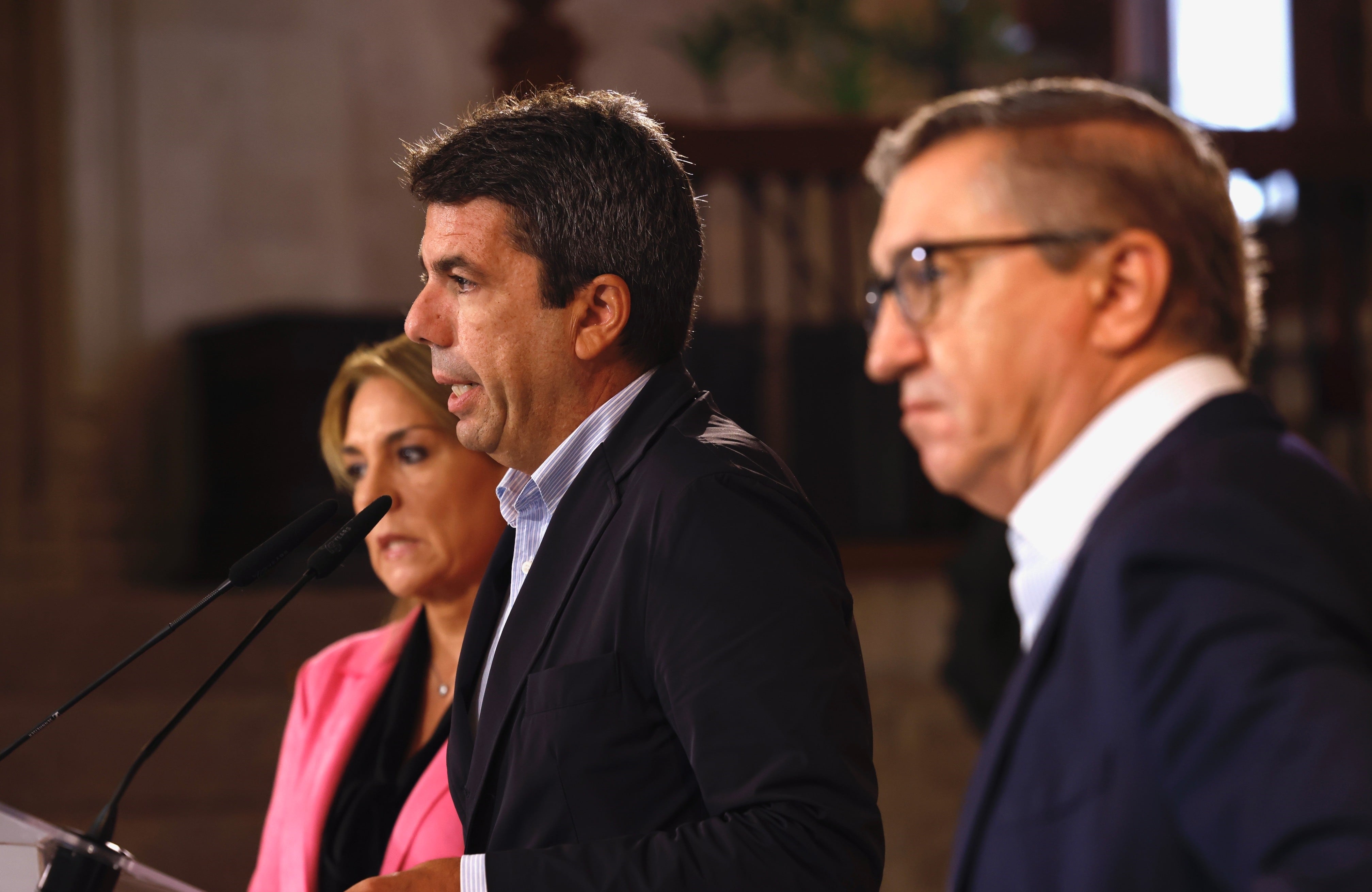 Carlos Mazón anuncia ayudas de 500 euros por escolar de familias afectadas por la dana