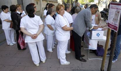 5 de mayo de 2013. Consulta sobre la privatización de la sanidad madrileña en el Hospital de la Princesa en Madrid.