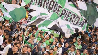 Aficionados del Betis en el Benito Villamarín.