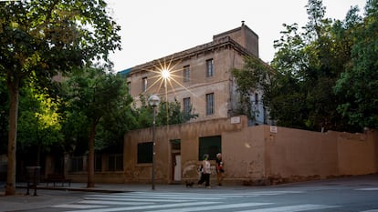 18/07/2021 El edificio del Arzobispado conocido como Can Capellanets en el barrio de Les Corts. Foto: Joan Sánchez