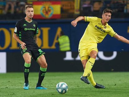 Pau Torres ante el Betis en septiembre.