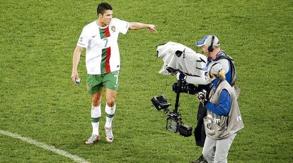 Ocho décadas de fútbol y televisión. (Pincha en la imagen para ver la fotogalería)