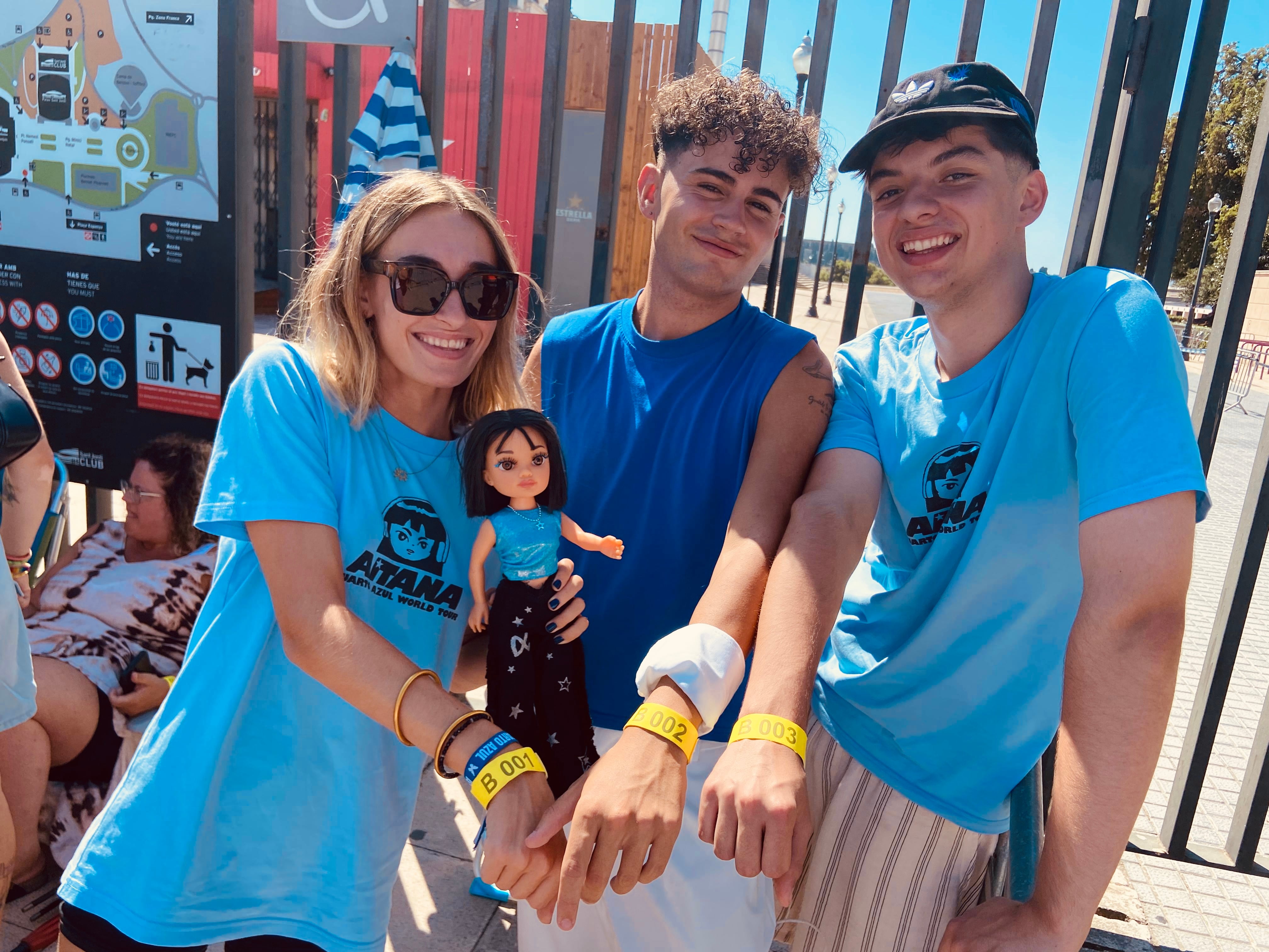 Aitana desata en Barcelona una fiebre que lleva a sus fans a acampar durante tres días