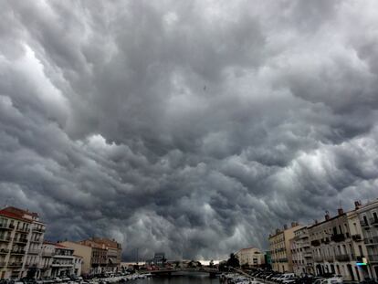 Uma tarde de tempestade em Sète, no sul da França. O autor da foto corria para pegar um trem quando observou como as nuvens ameaçavam a cidade. Logo depois, veio o “dilúvio”.