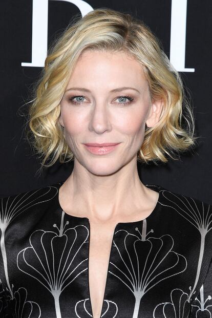 Cate Blanchett, fiel a Armani, lució una inspiradora melenita ondulada.