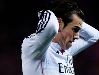 Gareth Bale, ahir a la nit al Calderón, es lamenta per una ocasió fallada.