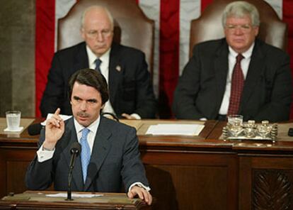 Jos Mara Aznar, delante de Dick Cheney, durante su intervencin en el Capitolio el pasado febrero.