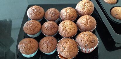 Magdalenas de chocolate caseras.