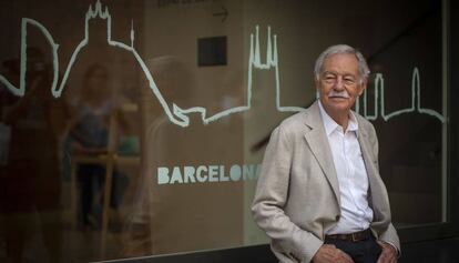 Eduardo Mendoza va presentar 'El rey recibe' a la biblioteca de Sant Gervasi.