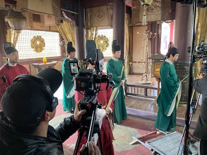 Rodaje de una escena de una microserie de poca en Hengdian el mircoles 15 de enero.