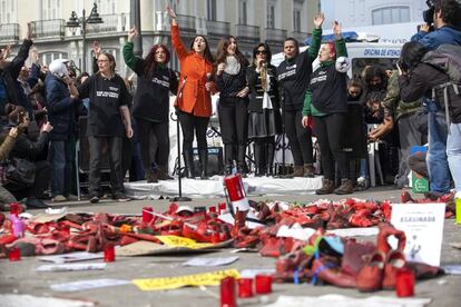 Concentración contra la violencia machista en la Puerta del Sol de Madrid, un acto de carácter festivo convocado por la Plataforma de Mujeres Artistas Contra la Violencia de Género el pasado febrero.
