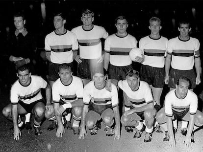 <CW-2>La alineación del Inter de Helenio Herrera el la final de la Intercontinental de 1964 ante Independiente. Arriba (de izquierda a derecha): Sarti, Guarneri, Facchetti, Malatrasi, Tagnin y Picchi. Abajo (de izquierda a derecha): Corso, Milani, Domenghini, Peiró y Luis Suárez.