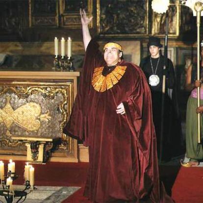 Francisco Maestre, como Herodes, en un ensayo de 'Auto de los Reyes Magos'.