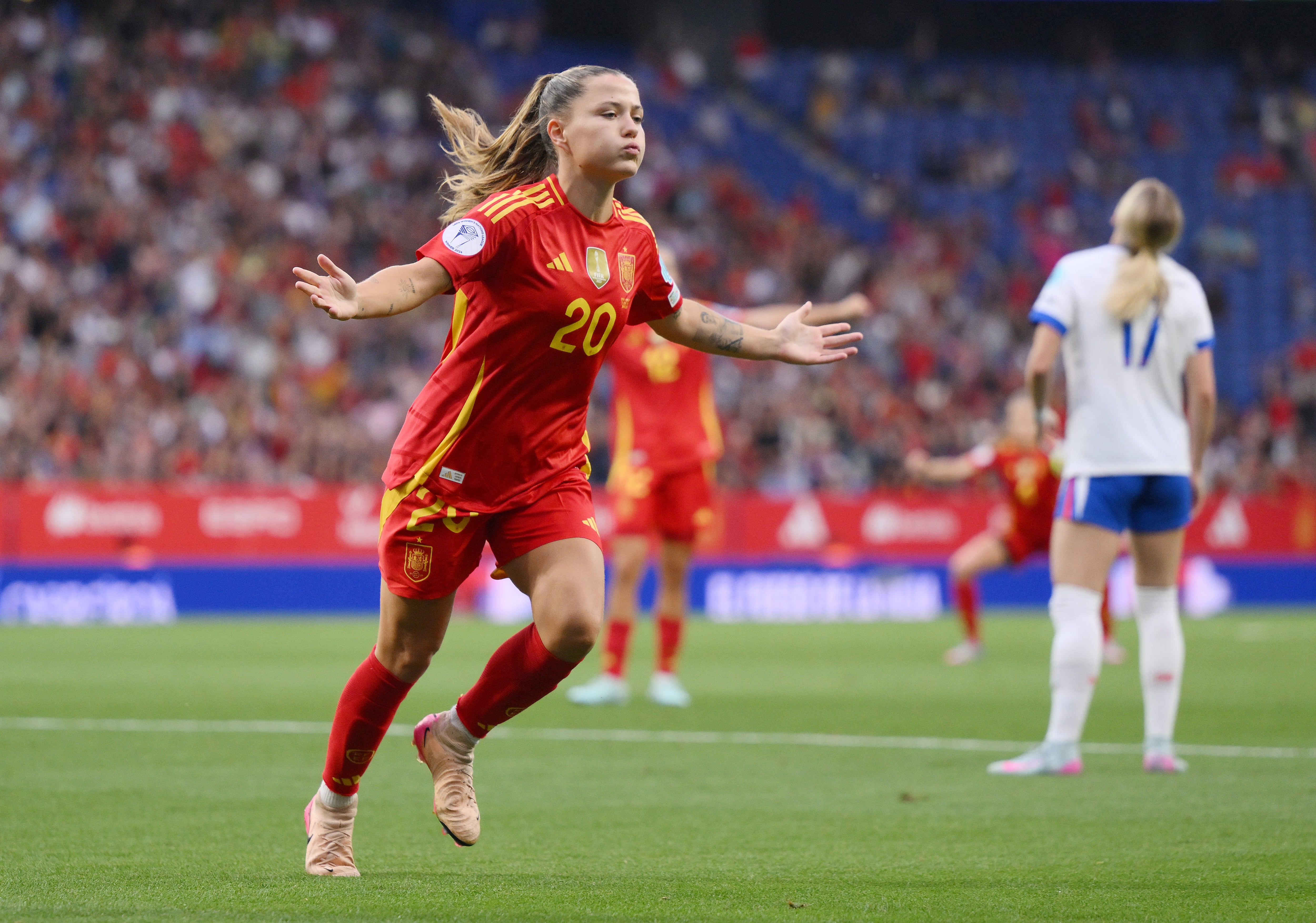 Claudia Pina, la revolución perfecta: “Le he pegado con el alma”, dice sobre el gol que clasifica a España Publicado por Deportes en EL PAÍS
