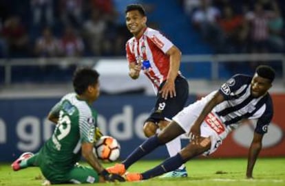 Teófilo Gutiérrez, del Junior, durante el partido de Libertadores contra Alianza Lima.