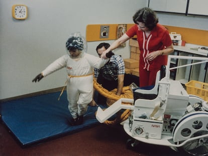 David Vetter, als sis anys, amb un vestit dissenyat per la NASA a Houston (Texas) el 1977.