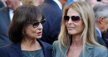 Isabel de Yugoslavia junto a su hija Catherine Oxenberg en un acto en Belgrado en 2012.