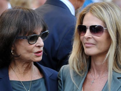 Isabel de Yugoslavia junto a su hija Catherine Oxenberg en un acto en Belgrado en 2012.