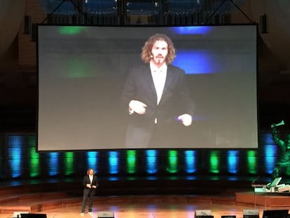 El actor T.J. Miller presenta la gala.