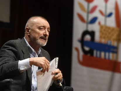 El escritor Arturo P&eacute;rez Reverte da inicio al Festival Iberoamericano de Literatura Infantil y Juvenil.