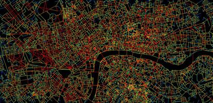 Mapa del centro de Londres. En rojo, las calles con m&aacute;s conexiones, en azul las m&aacute;s aisladas.
