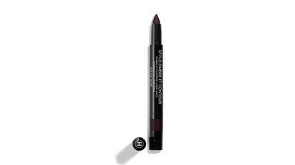 Stylo Ombre et Contour de Chanel, sombra de ojos en formato barra con una textura cremosa, disponible en varios tonos.