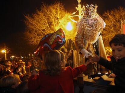 Cabalgata de los Reyes Magos por las calles de Valencia.