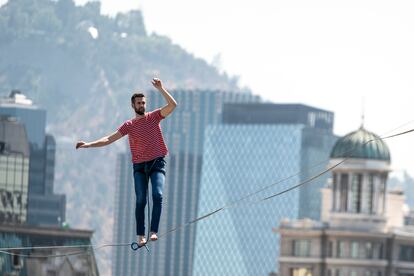 Nathan Paulin, equilibrista Festival Teatro a Mil en Santiago