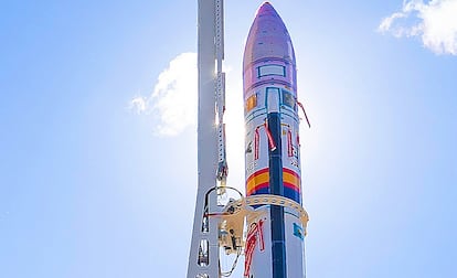 Detalle del cohete 'Miura-1' en la plataforma de lanzamiento del Arenosillo, cerca de Huelva, este sábado.