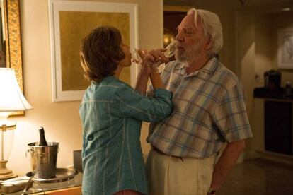 Helen Mirren y Donald Sutherland, en 'El viaje de sus vidas'.