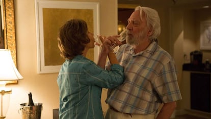 Helen Mirren y Donald Sutherland, en 'El viaje de sus vidas'.